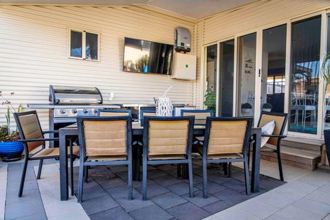 Resort On Morgan With Beautiful Private Pool, Pet Friendly - Accommodation Kalgoorlie 3