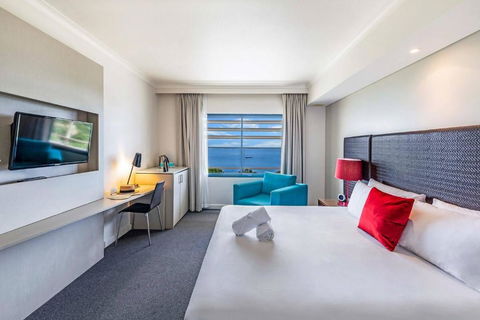 Resort Style King Pad With Sparkling Sea Views - Accommodation Kalgoorlie 2