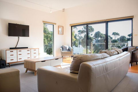 Retreat By The River - Views Wi-fi & Parking - Accommodation Kalgoorlie 0