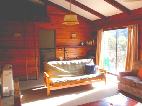 Retro 2 Bedroom Apartment - Accommodation Kalgoorlie 2