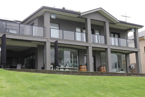 River Devine - Accommodation Kalgoorlie 0