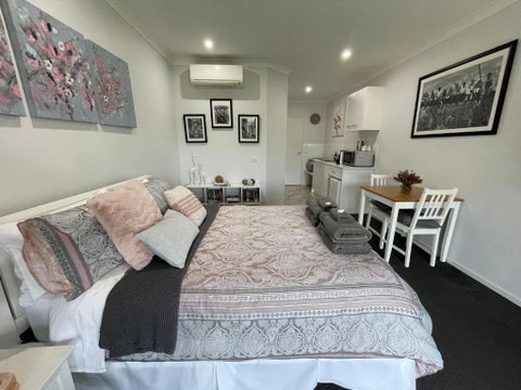 River Gardens Axedale Pet Friendly Farmstay B&B - Accommodation Kalgoorlie 2