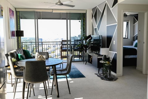 River View Apartment In Brisbane With Parking - Accommodation Kalgoorlie 1