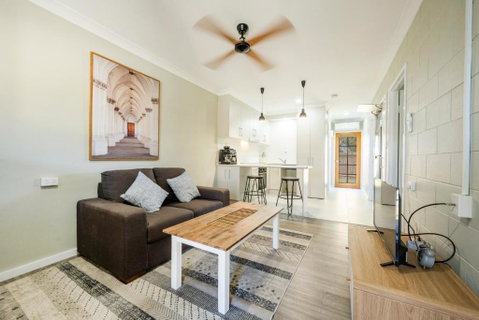 Riverdale Boutique Townhouses - Accommodation Kalgoorlie 0