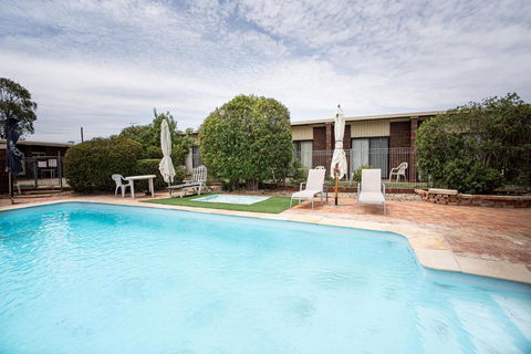 Riviana Motel - Accommodation Kalgoorlie 0