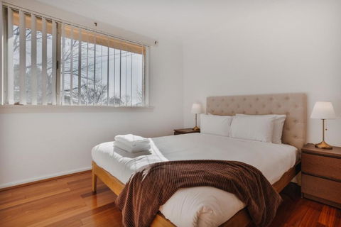 Restful Canberra Retreat In Spacious Terrace Home - Accommodation Kalgoorlie 3