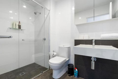 Roomy 2BR 2BA City-Centre Apt - Accommodation Kalgoorlie 3