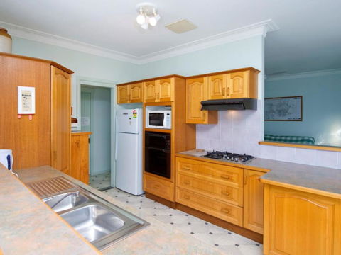 Salamander Beach Front - Accommodation Kalgoorlie 3