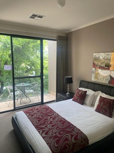 RNR Sturt Holiday Home - Accommodation Kalgoorlie 0