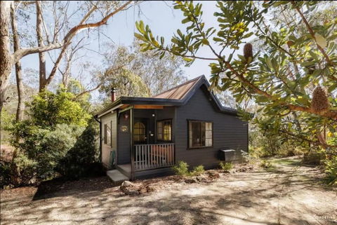 Romantic Tricklebeck Spa Cottage - Accommodation Kalgoorlie 0