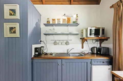 Romantic Tricklebeck Spa Cottage - Accommodation Kalgoorlie 2