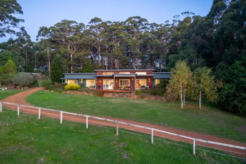 Roo Corner I Private Properties - Accommodation Kalgoorlie 0
