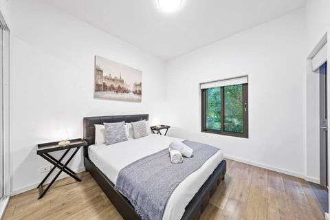 Rooftop 2 Bed Apt With Terrace At Newtown MHS - Accommodation Kalgoorlie 1