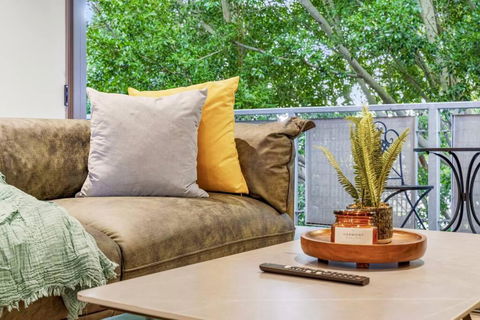 Rooftop 2 Bed Apt With Terrace At Newtown - Accommodation Kalgoorlie 2