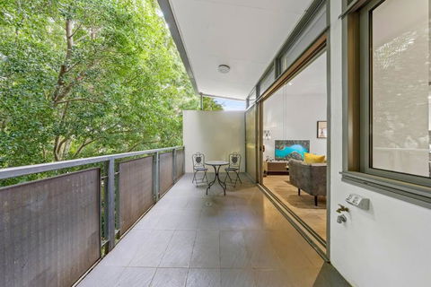 Rooftop 2 Bed Apt With Terrace At Newtown - Accommodation Kalgoorlie 3