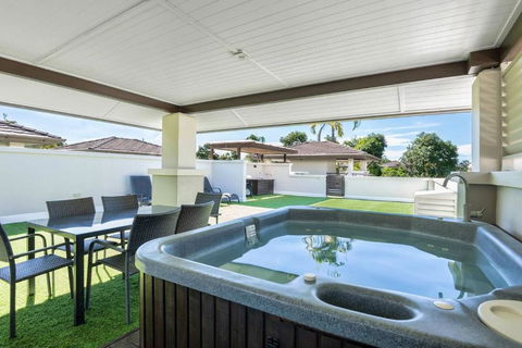 Rooftop Tranquility At Stunning Temple Resort - Accommodation Kalgoorlie 0