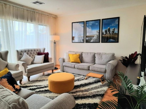 Room In Guest Room - Private Room In A Charming Hampton-style Home Ten Minutes From Fremantle Port - Accommodation Kalgoorlie 0