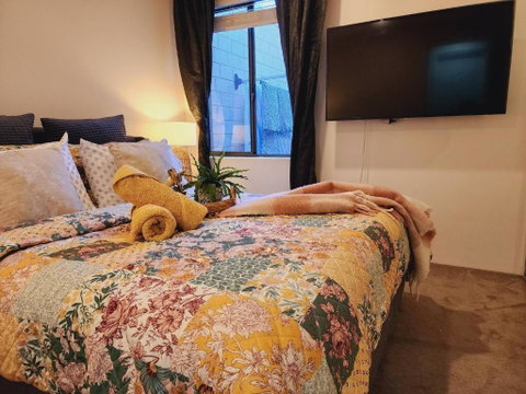 Room In Guest Room - Private Room In A Charming Hampton-style Home Ten Minutes From Fremantle Port - Accommodation Kalgoorlie 3