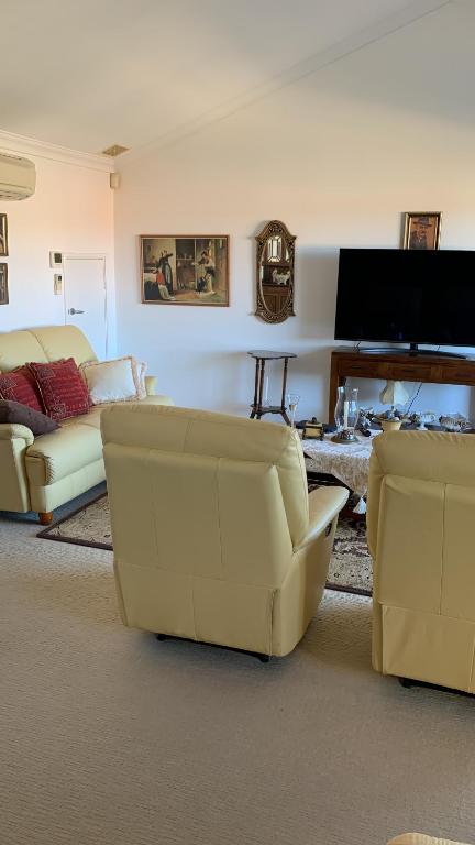 Room With A View - Accommodation Kalgoorlie 2