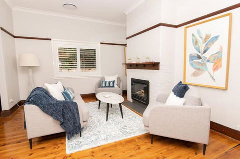 Rose Hill On Hamer, 1940s Charming Cottage Near Cook Park - Accommodation Kalgoorlie 2
