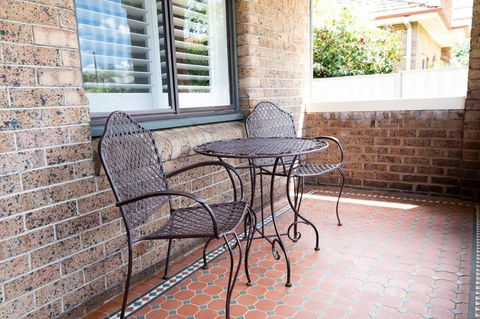 Rose Hill On Hamer, 1940s Charming Cottage Near Cook Park - Accommodation Kalgoorlie 3