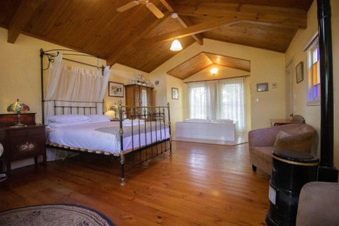 Rose Petal Cottage - Accommodation Kalgoorlie 0