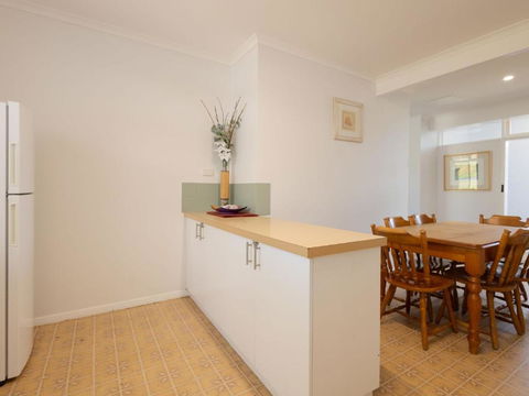Rosella Perch - Accommodation Kalgoorlie 2