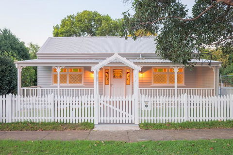 Rosemill Cottage - Mobility Friendly Accommodation Never Looked Better! - Accommodation Kalgoorlie 3