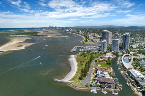 Runaway Bay Waterfront Delight - Accommodation Kalgoorlie 1