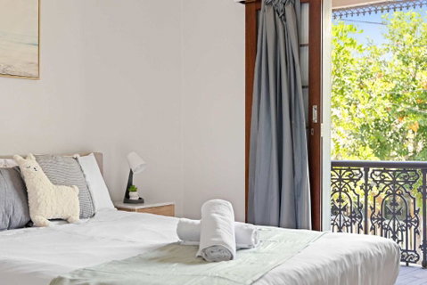 Rustic Queen Room In Glebe - Next To USYD - Shared Bathroom - Accommodation Kalgoorlie 1
