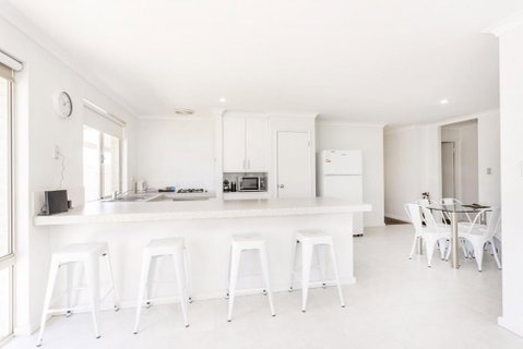 Safari Family Stay - EXECUTIVE ESCAPES - Accommodation Kalgoorlie 2