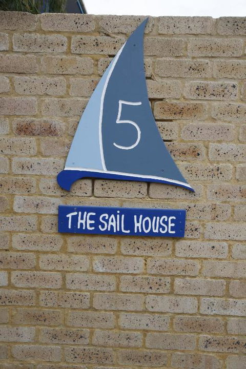 Sail House Overlooking Lancelins Main Park - Accommodation Kalgoorlie 2
