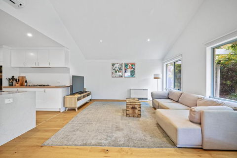 Salt Air Hideaway With Lush Backyard - Accommodation Kalgoorlie 3