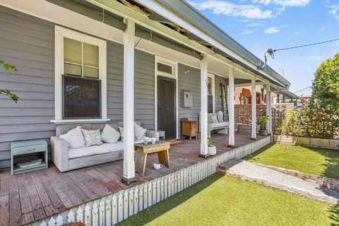 Saltbush Cottage In Fabulous South Fremantle - Accommodation Kalgoorlie 0