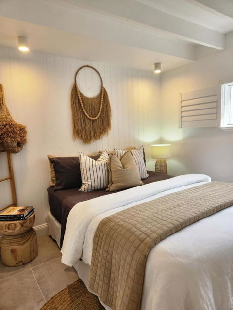 SALTY PALMS -Seaside Studio Apartment - Accommodation Kalgoorlie 1