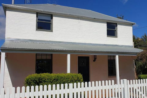 Samuels Cottage C1860 - In The Heart Of Mudgee - Accommodation Kalgoorlie 0
