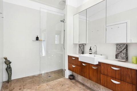 Sanctuarium - Accommodation Kalgoorlie 3
