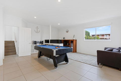 Sanctuary Lodge By Ready Set Stay - BYO LINEN & TOWELS - Accommodation Kalgoorlie 1