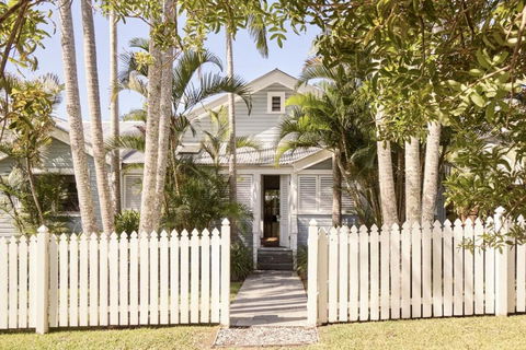 Sanctuary Spaces - Kia Ora Byron - Accommodation Kalgoorlie 1