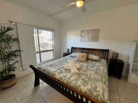 Sand Bars - Spacious, Beach, Pets - Accommodation Kalgoorlie 0