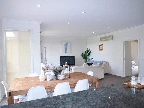 Sandpiper 3 - Close To Town And Beach - Accommodation Kalgoorlie 0