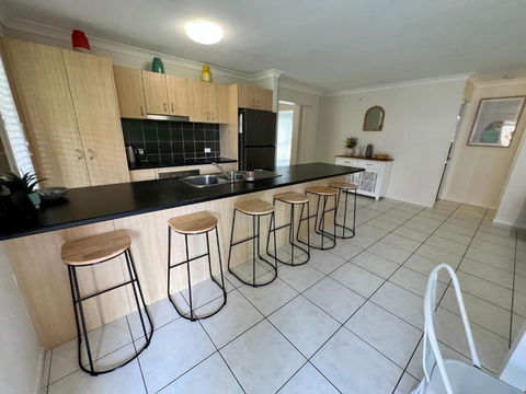 Sandstone Point 4-bedroom Home - Accommodation Kalgoorlie 0