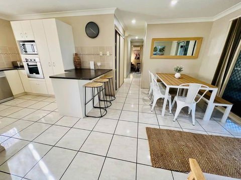 Sandstone Point Holiday Home - Accommodation Kalgoorlie 1