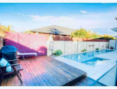 Sandstone Point Luxury 5 Bedroom Home - Accommodation Kalgoorlie 2
