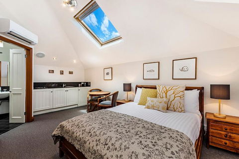 Sandstone Suites - In The Heart Of Port Fairy - Accommodation Kalgoorlie 0