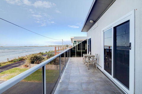 Sandy Cove - Accommodation Kalgoorlie 3