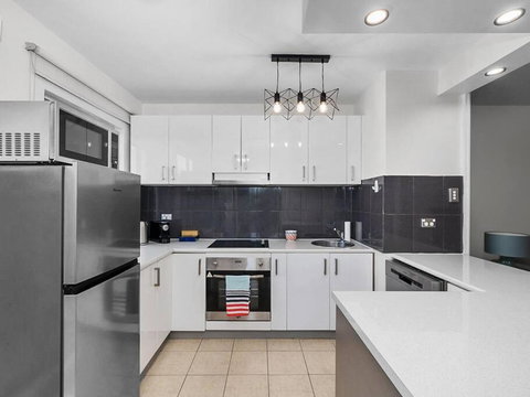 Sandy Bay Apartment With Hobart River View, Near UTAS - Stroll To Cafes And Shops - Accommodation Kalgoorlie 3