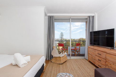Seaside Studio Apartment - North Fremantle - Accommodation Kalgoorlie 0