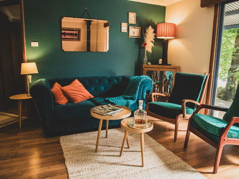 Snowy Valleys Iconic Stay - Moonshiner Cottage @ Distillery - Accommodation Kalgoorlie 0