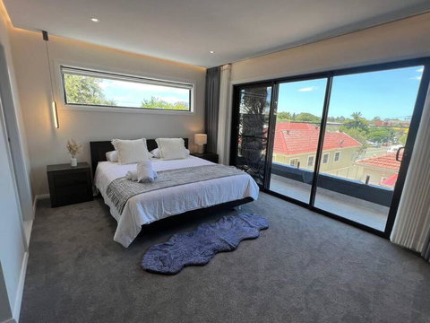 Stylish Serenity At Sunrise - Accommodation Kalgoorlie 0